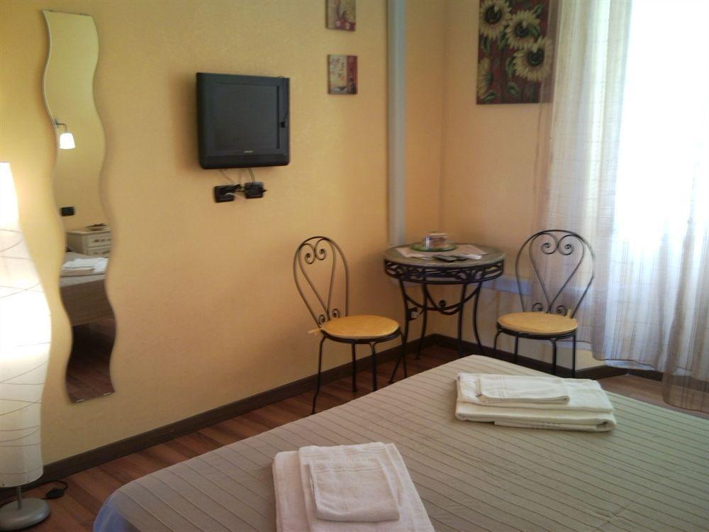 Blue Suite Vatican Guesthouse Roma Ngoại thất bức ảnh