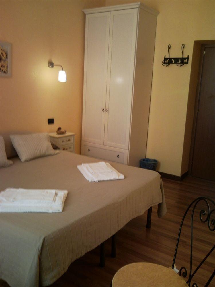 Blue Suite Vatican Guesthouse Roma Ngoại thất bức ảnh